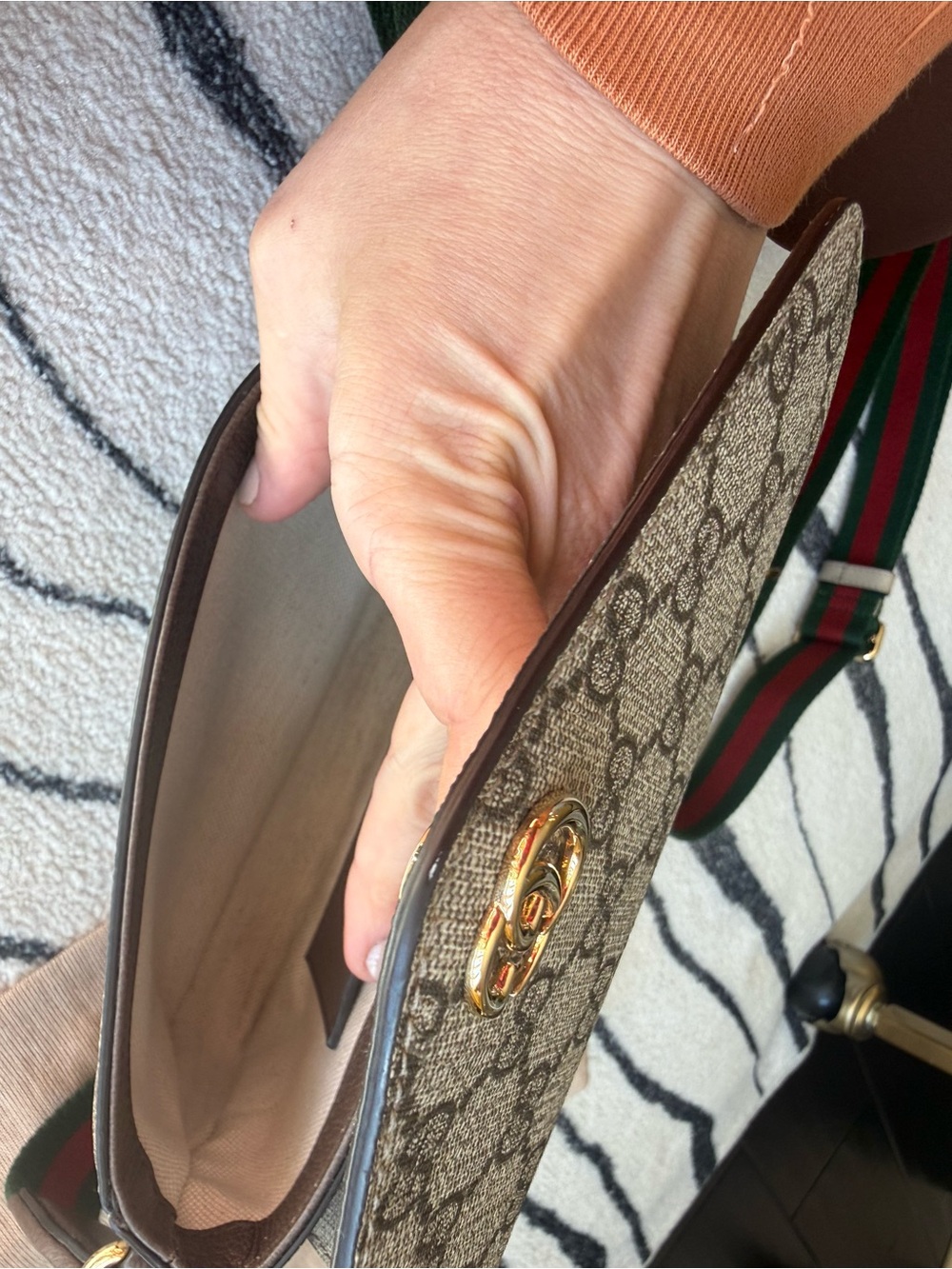 Authenticated Gucci Ophidia GG Supreme Mini Envelope Crossbody Bag Beige Ebony - Picture 7 of 15